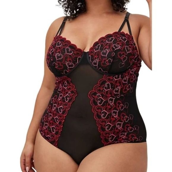 Torrid Valentine Underwire Heart Embroidered Bodysuit Size 2 - Picture 2 of 4